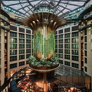 5* מלון Radisson Collection Hotel,